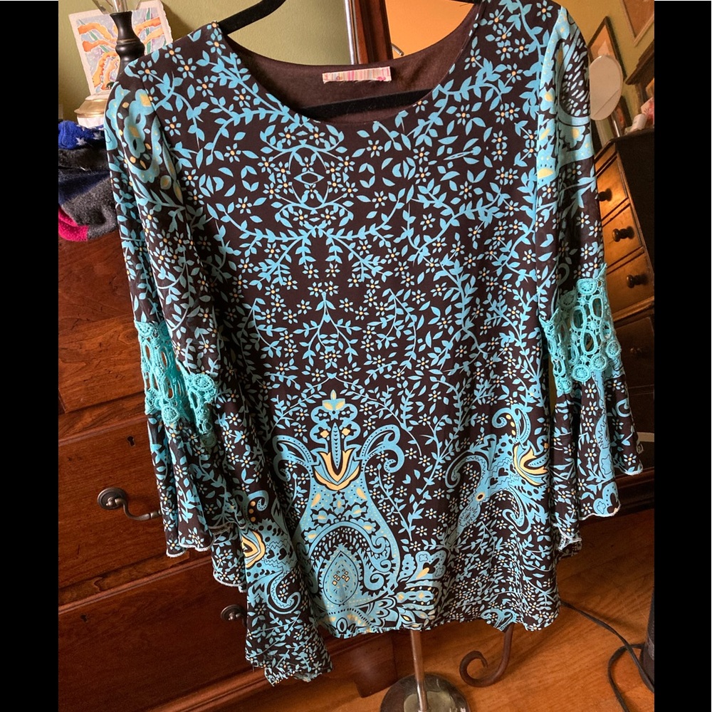 Turquoise/Dark Brown Top Med/Lg NEVER WORN😊
